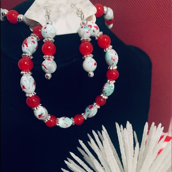 Necklace earrings and bracelet set - Picture 3 of 4